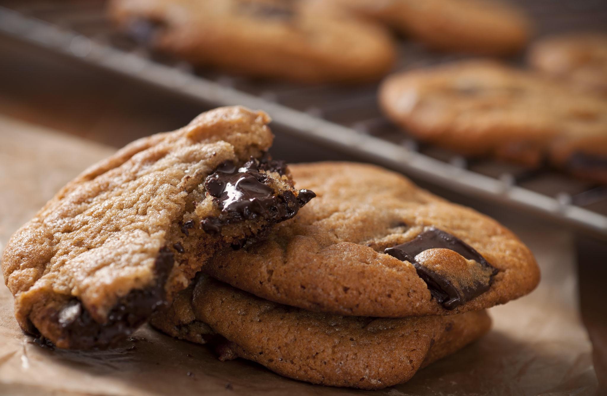 Soft and Chewy Chocolate Chip Cookies: An Easy Homemade Recipe